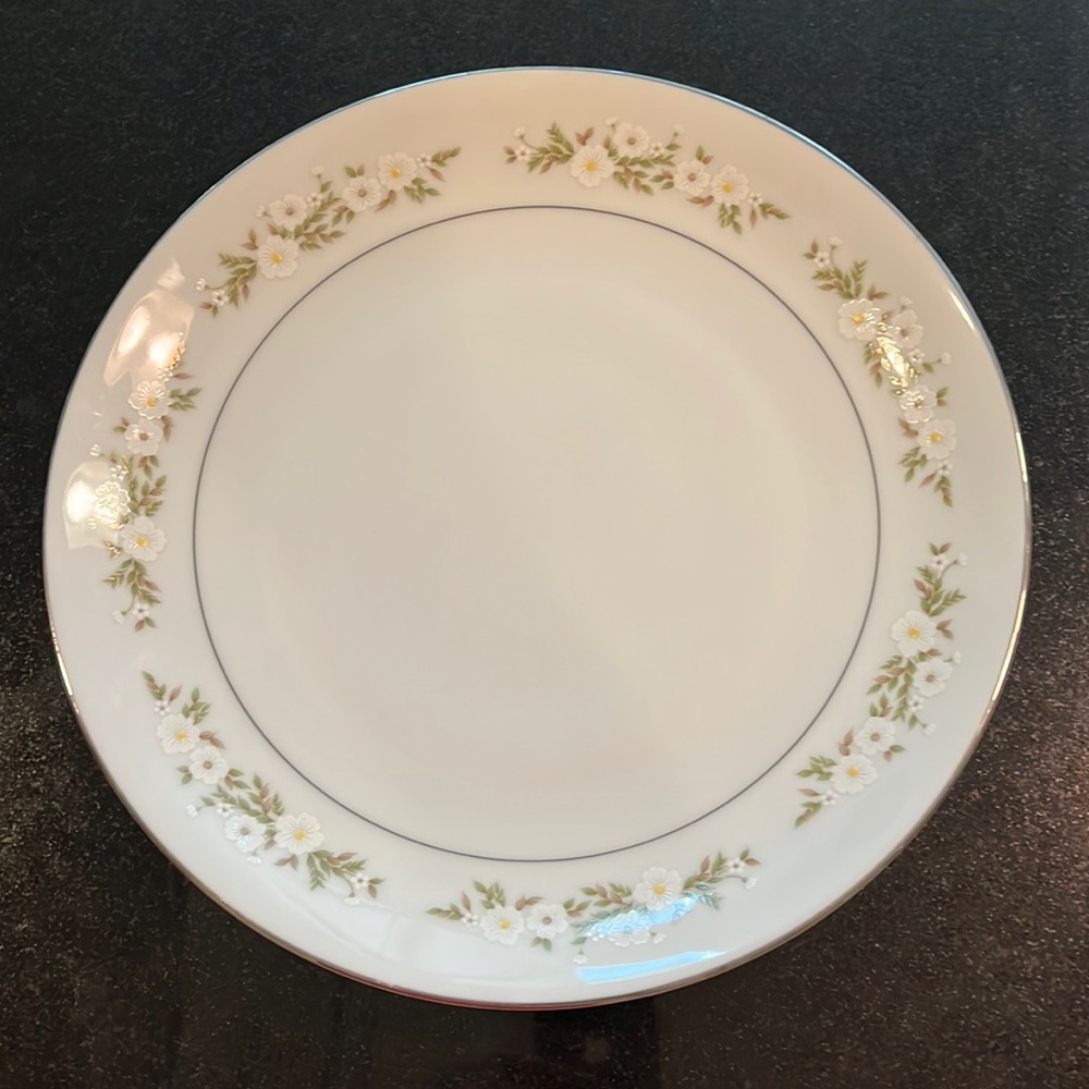12" Chop Plate (Round Platter) Andrea by MIKASA 5852